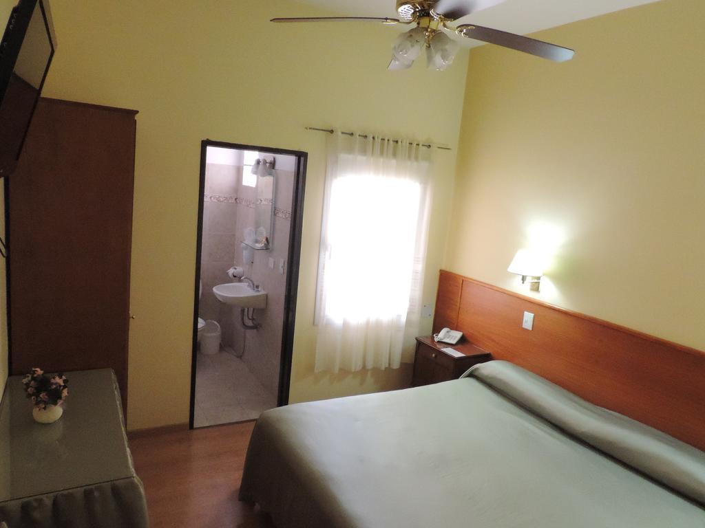 Hotel Galicia Trelew Bilik gambar